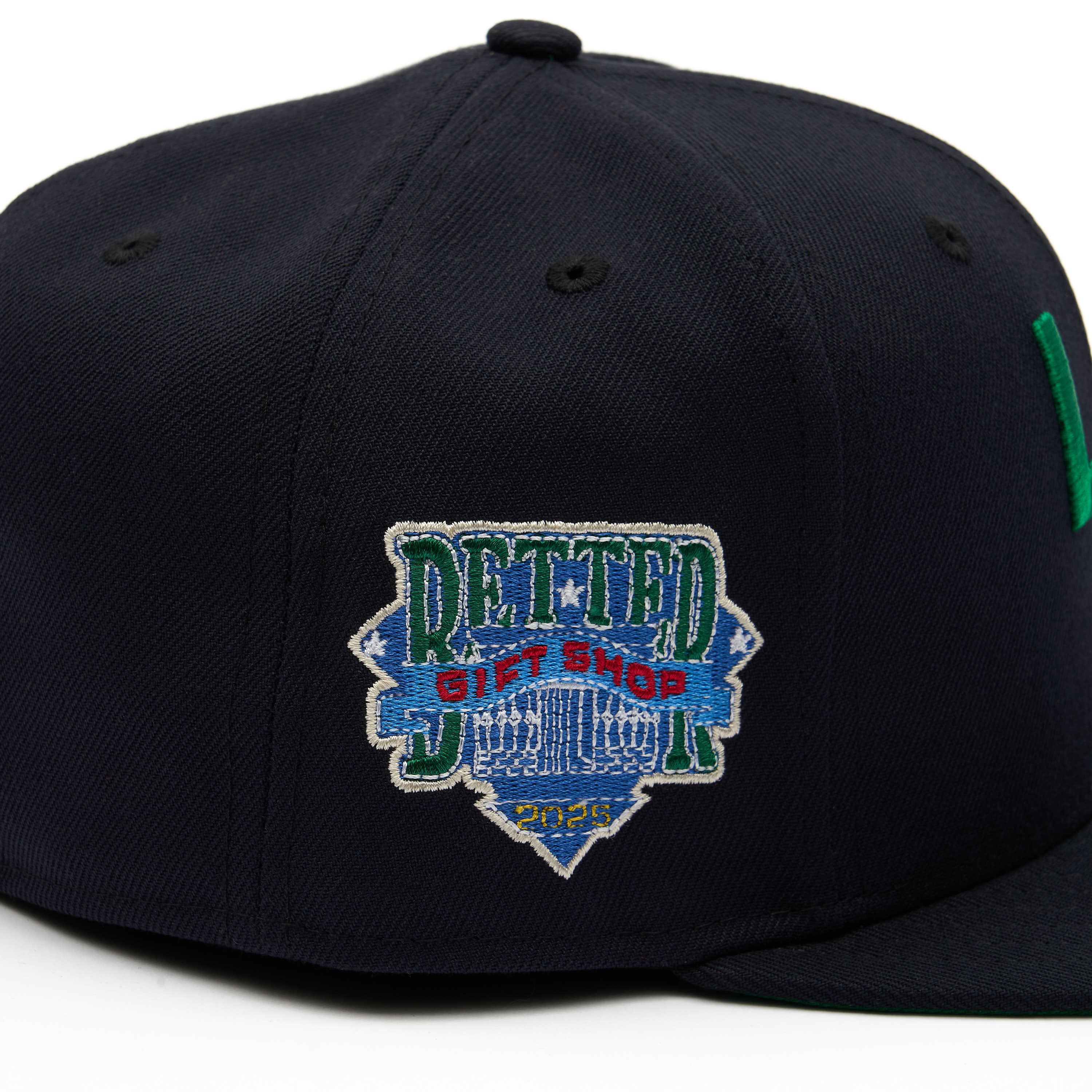 Better™Gift Shop/Earl Sweatshirt - "Live Laugh Love" 5950 Navy/Kelly Green New Era Fitted - Image 7